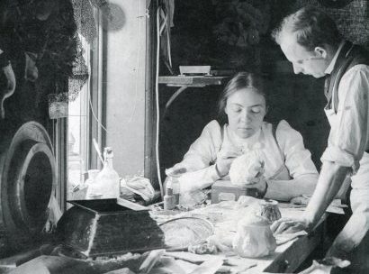 Clara Driscoll e le Lampade Tiffany: Le Donne Dietro le Luci Brillanti